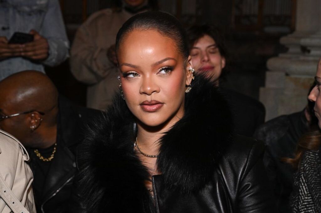 Un incident violent a zguduit duminică după-amiază cartierul exclusivist Beverly Hills din Los Angeles, acasă de mulți ani al celebrei cântărețe Rihanna
