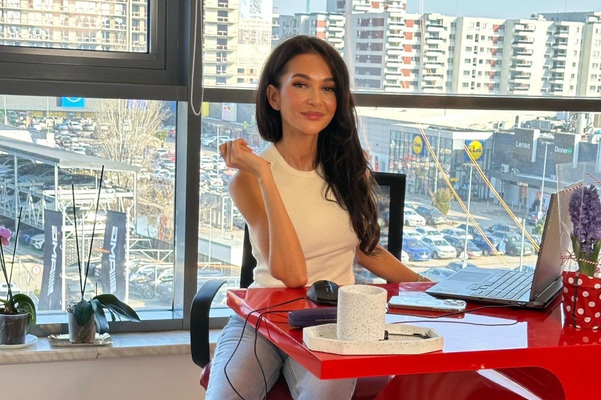 După o perioadă agitată marcată de controverse și critici intense, Ruxandra Luca pare să fi depășit momentul dificil și se pregătește pentru o revenire în lumina reflectoarelor