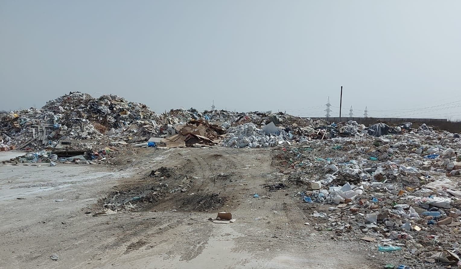 Consiliul Local al Sectorului 3 a aprobat alocarea a 30 de milioane de lei pentru societatea de salubritate controlată de primarul Robert Negoiță, destinată relocalizării unei stații de sortare a deșeurilor care și-a pierdut autorizația de mediu