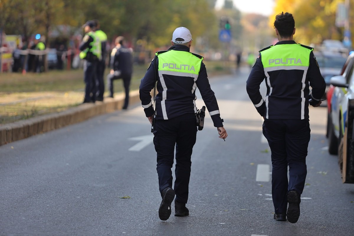 Un bărbat ucrainean de 31 de ani, care a reușit să evadeze din zona de război de la Kiev și să ajungă în România, a fost interceptat duminică dimineața după ce a aterizat cu un mic zbor clandestin în apropierea satului Frătăuții Vechi, din județul Suceava