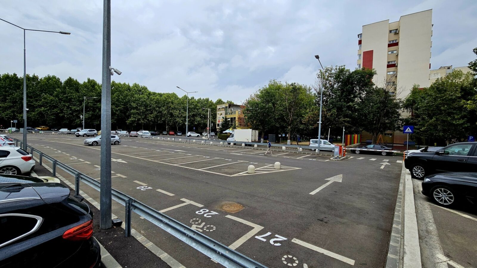 Bucureștenii din Sectorul 4 vor putea cere înapoi banii plătiți pentru taxa de dezvoltare urbană, măsură adoptată de primarul Daniel Băluță ca răspuns la criza economică și la creșterea prețurilor, impuse de inflație și majorarea taxelor locale