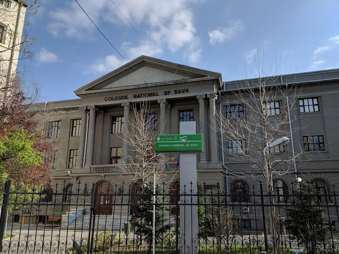 Divorț administrativ la centrul Capitalei: Colegiul „Sfântul Sava” și Școala „Vasile Alecsandri” se separă oficial Decizia de separare cadastrală a celor două unități școlare amplasate în aceeași clădire din inima Bucureștiului a ajuns pe masa consilierilor locali, fiind propusă pentru aprobare în cadrul ședinței Ordinare a Consiliului General al Municipiului București (CGMB) programată pentru joi, 2 aprilie