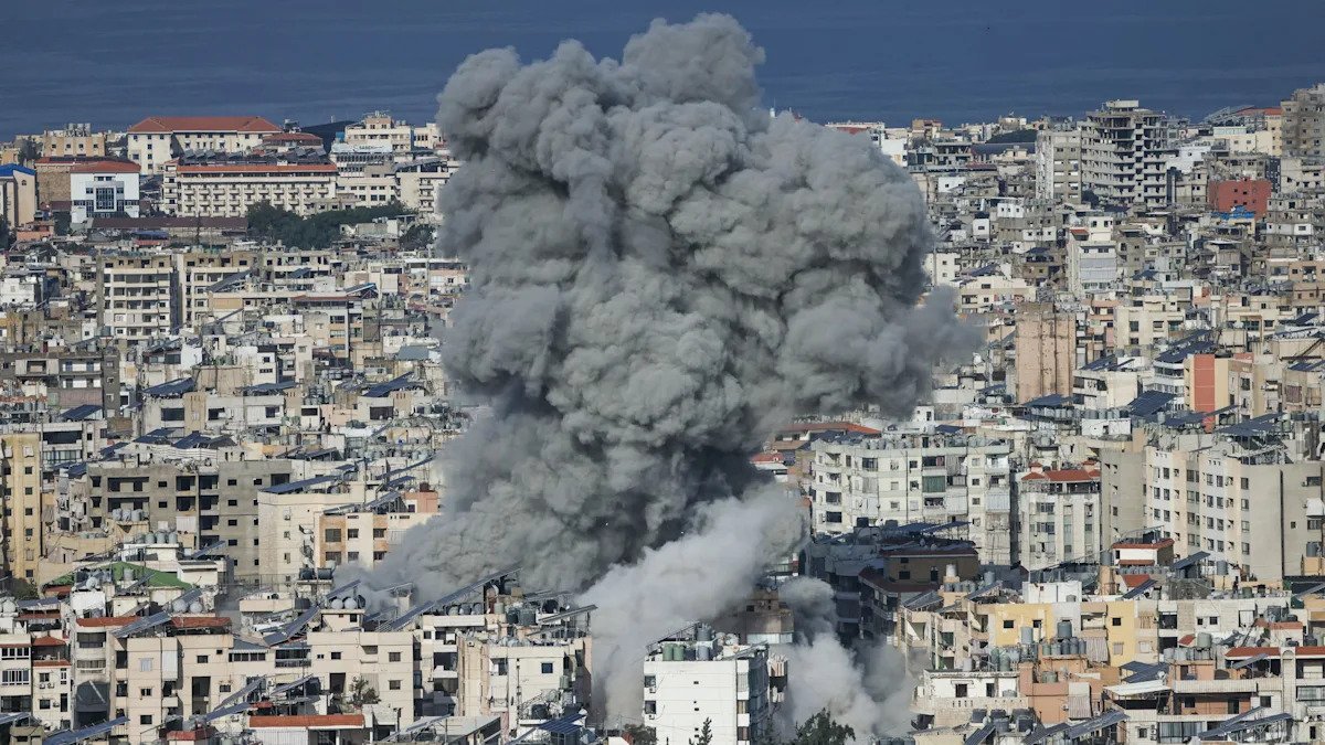 Israel și Iran înconjurați de un conflict din ce în ce mai escaladat: SUA anunță doborârea unui distrugător iranian în Laboratoarele internaționale Într-un moment de tensiune maximă, Statele Unite anunță că au doborât un vas de război iranian în ape internaționale cu un torpilă lansată dintr-un submarin american
