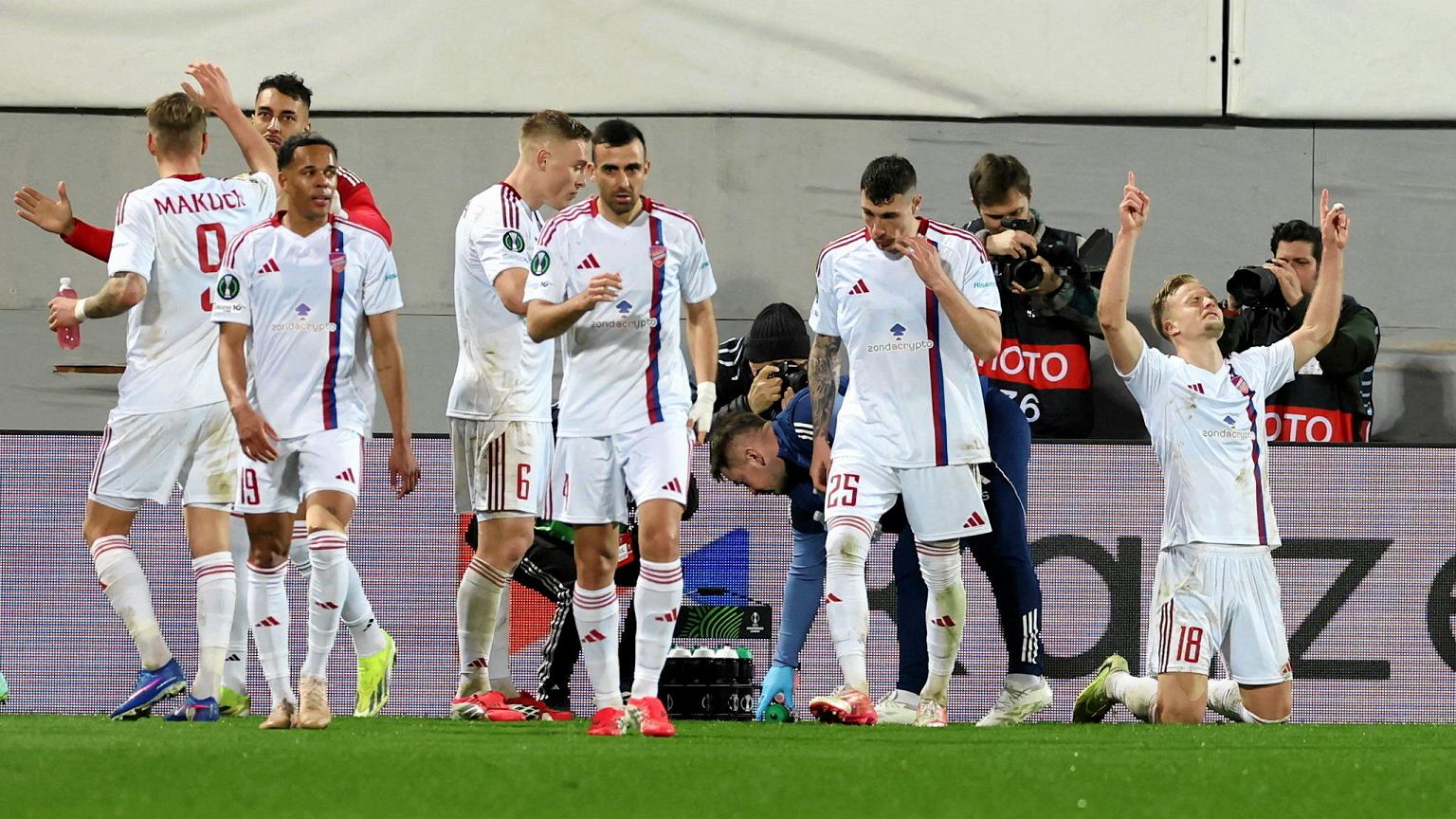 Raków Częstochowa își joacă ultima șansă în Europa pentru a continua aventura din această stagiune, după ce a învățat să impresioneze prin rigoare și consistență în ultimele cinci ani