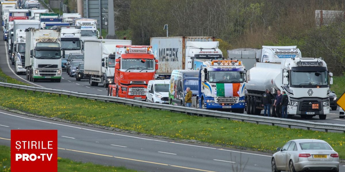 Benzina, scumpă în Irlanda: Protestatarii au blocat singura rafinărie, strigând „E ilogic”