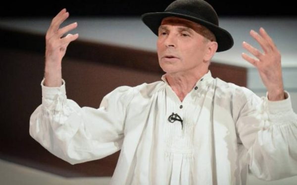 Leșe: Preoții la altar, artiștii pe scenă! Cum scapi de bârfe prin rugăciune