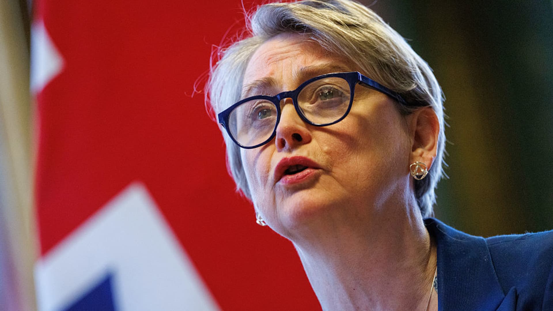 Yvette Cooper, ministrul de externe al Marii Britanii, va cere joi acces liber prin Strâmtoarea Hormuz, sfidând astfel Iranul, care intenționează să controleze una dintre cele mai importante rute maritime pentru transportul petrolier