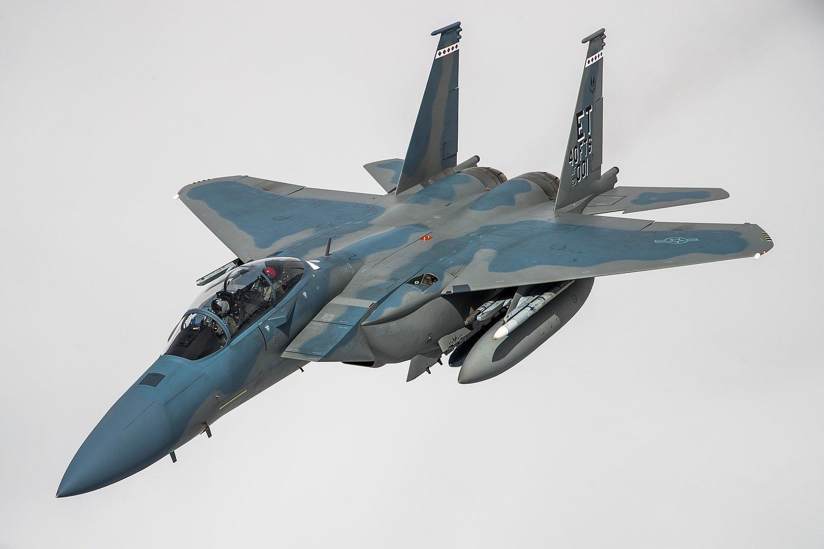 Statele Unite au pierdut cel puțin nouă aeronave în conflictul din Orientul Mijlociu Statele Unite au înregistrat, până în prezent, dispariția a cel puțin nouă aeronave în cadrul conflictului din Orientul Mijlociu, potrivit analizelor imaginilor, declarațiilor oficiale și informațiilor oferite presei internaționale