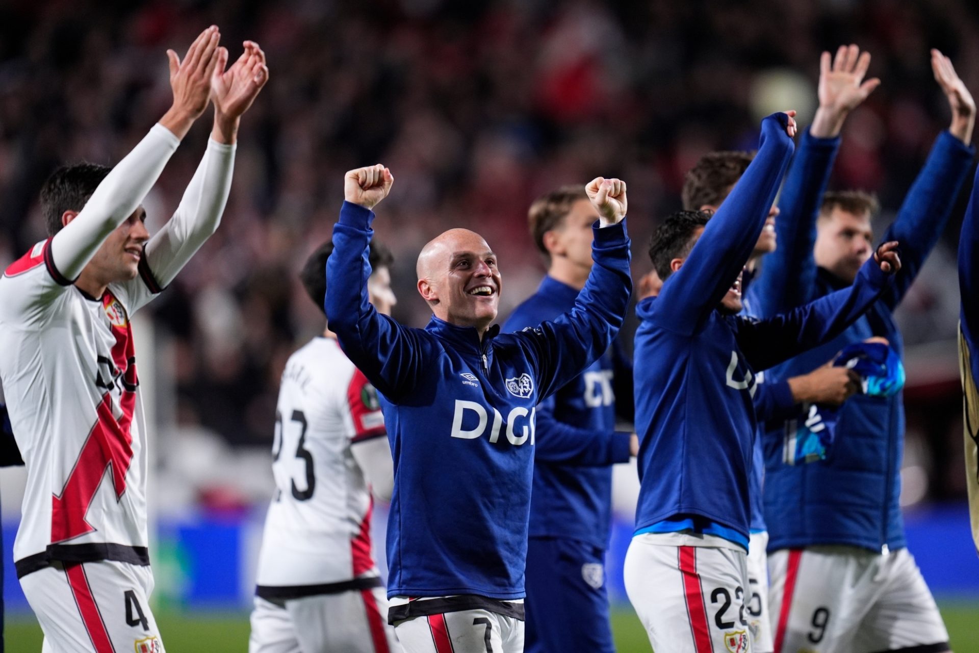 Rayo se duele cu AEK Atena: Supermeci în direct