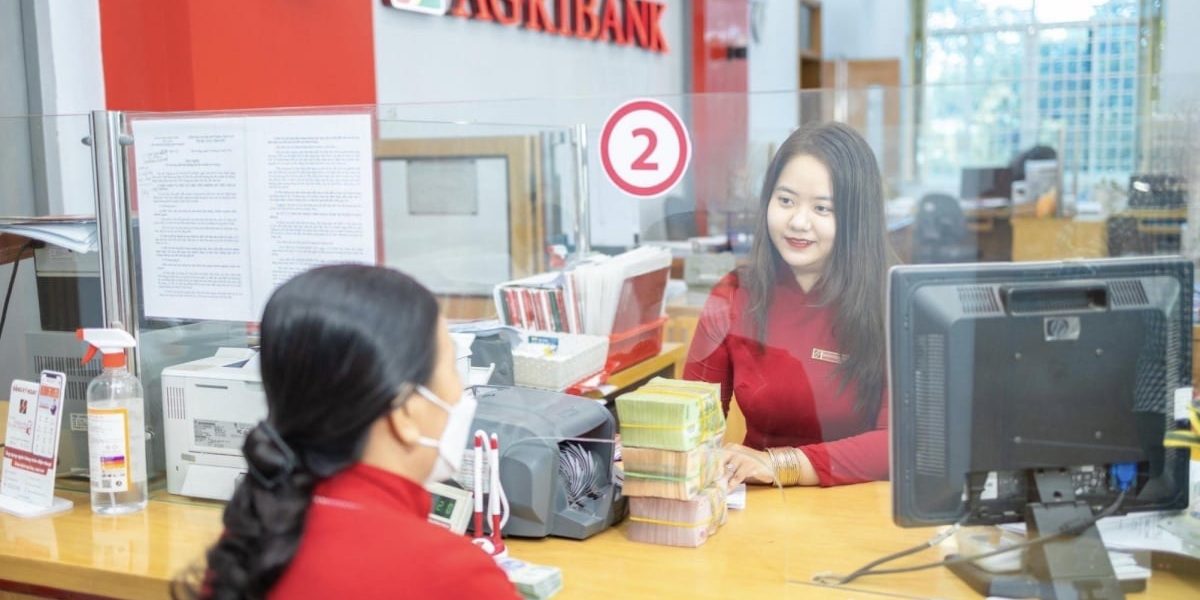 Agribank, lider pe piață: Reduce drastic dobânzile și dă tonul în România