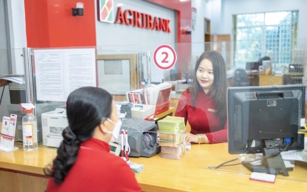 Agribank, lider pe piață: Reduce drastic dobânzile și dă tonul în România
