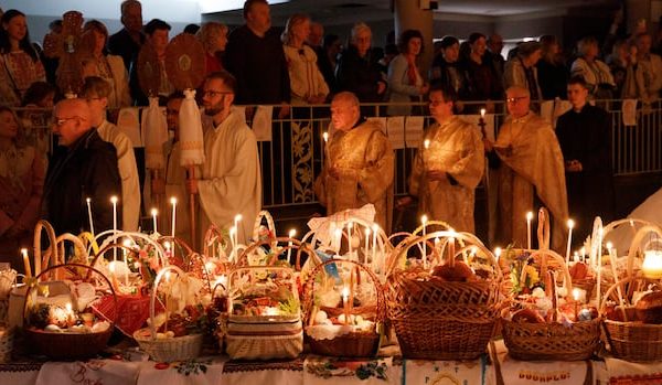 Paște ortodox la TORONTO: Credincioșii, bucuroși să sărbătorească