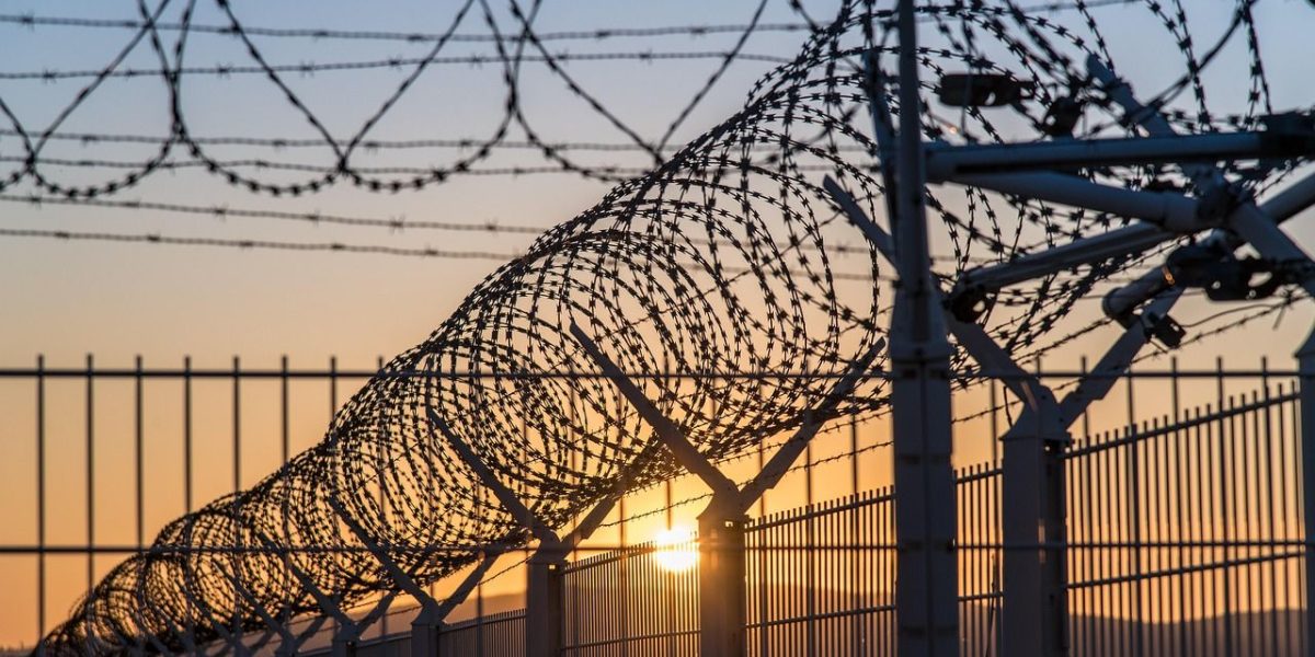 Indonezia: Două femei, arestate după un gest șocant, incendiază internetul