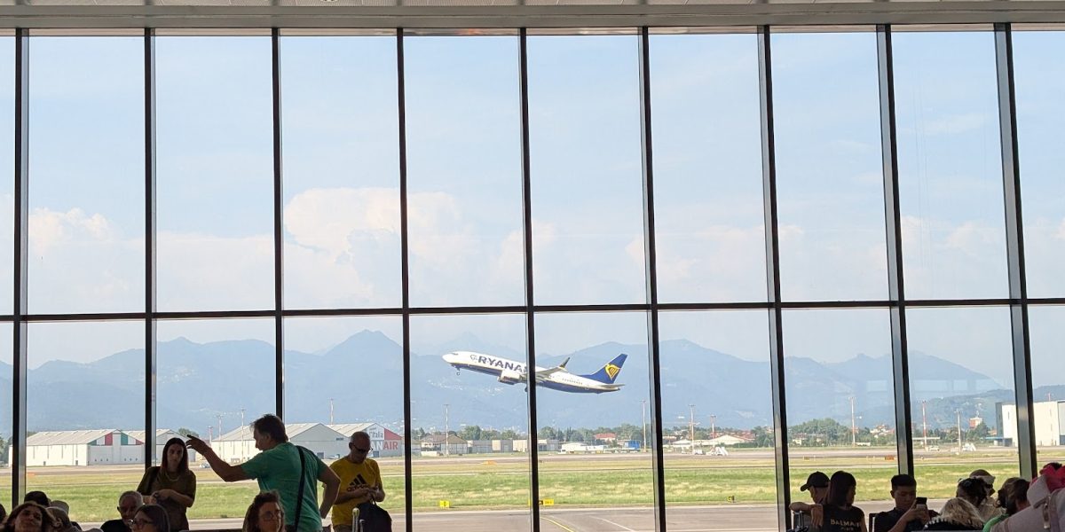 UE, în alertă: Plan de urgență pentru combustibilul avioanelor, teama e penurie