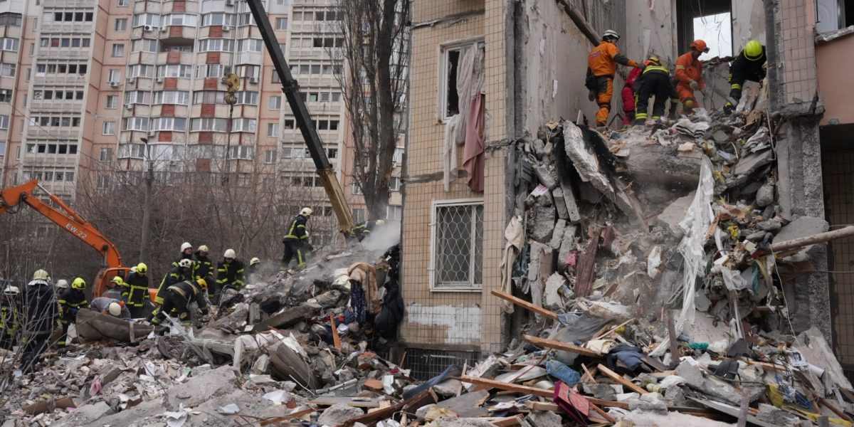 Atacuri rusești: Coșmar la Kiev, Odesa și Dnipro, cel puțin 12 morți, crime de război