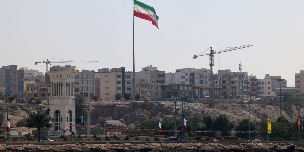 Iranul amenință: Rămâne în Strâmtoarea Ormuz până-și sunt garantate drepturile
