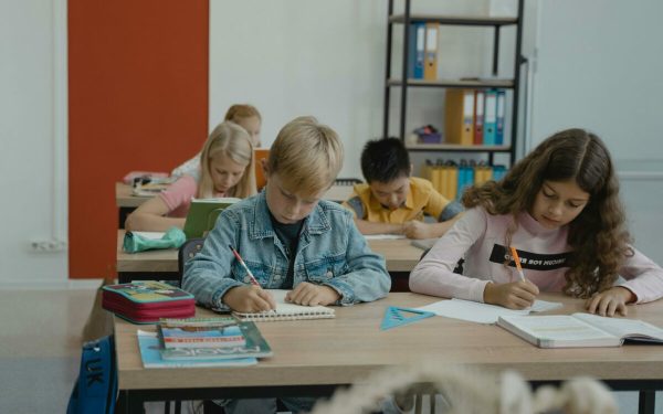 Profesorii, mai aproape de posturi: Concursuri pentru ocuparea lor, deblocate