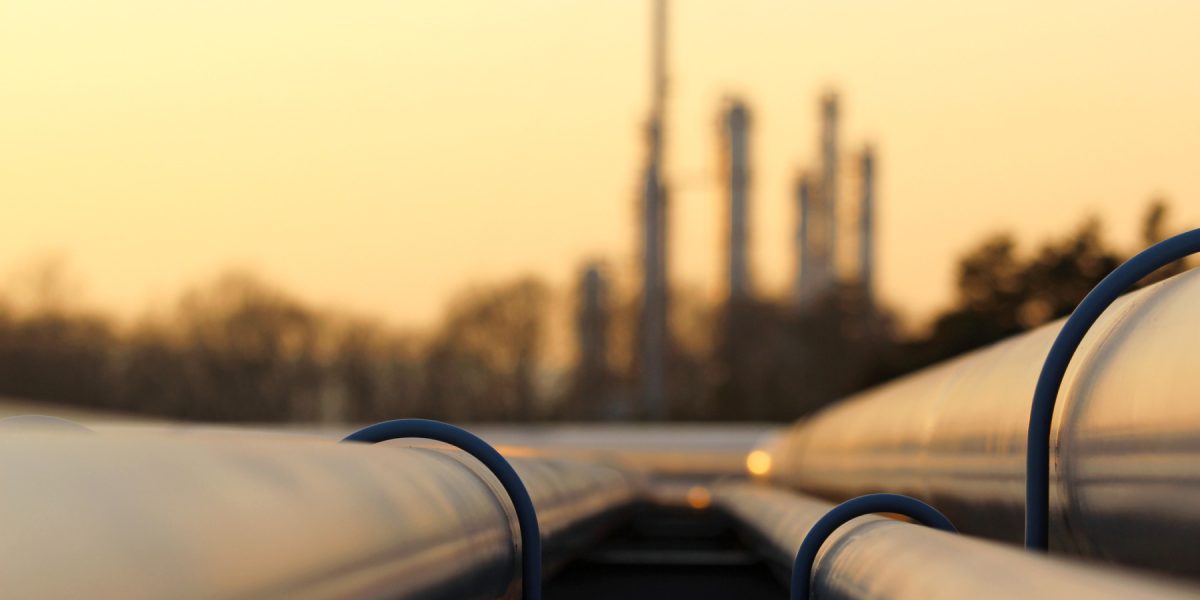 Prețul petrolului, în picaj după ce Iranul redeschide Strâmtoarea Ormuz