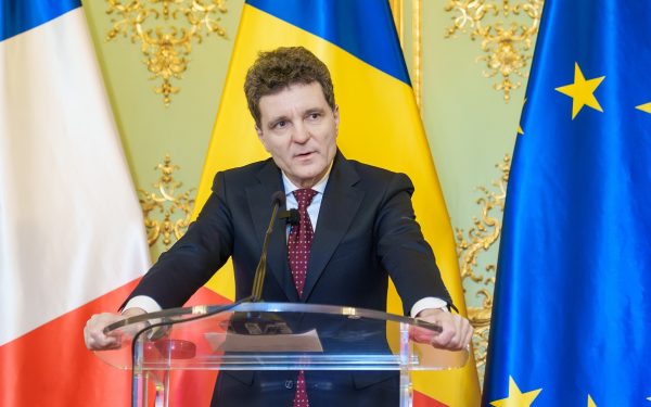 Timiș: Bărbat amenință cu asasinarea președintelui pe rețelele sociale, anchetă în curs