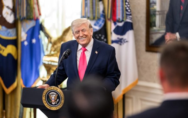 Trump vrea tratamente psihedelice: ”Pot să iau și eu?”, întreabă fostul președinte