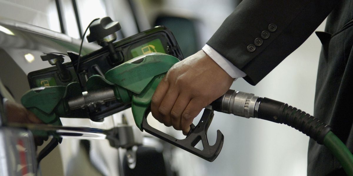 Motorina și benzina, iar mai scumpe: Cât plătești pe litru azi