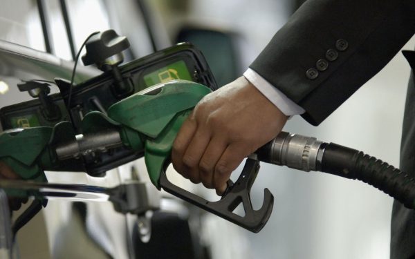 Motorina și benzina, iar mai scumpe: Cât plătești pe litru azi