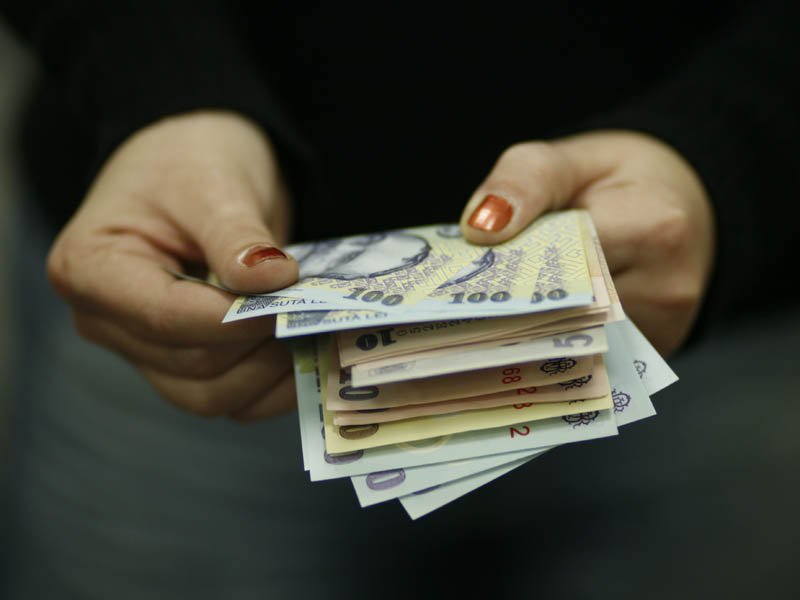 România se pregătește să transpună în legislație o directivă europeană menită să combată inechitățile salariale și discriminarea pe bază de gen, în contextul unei reglementări adoptate de Uniunea Europeană