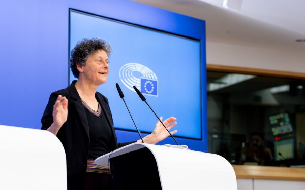 UE: Parlamentul European salută decizia CJUE împotriva legii anti-LGBTIQ+ din Ungaria