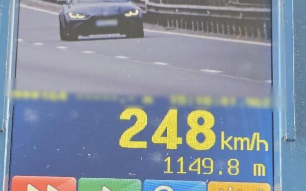 Șofer din București, VITEZĂ AMEȚITOARE pe Autostrada Transilvania: 248 km/h!