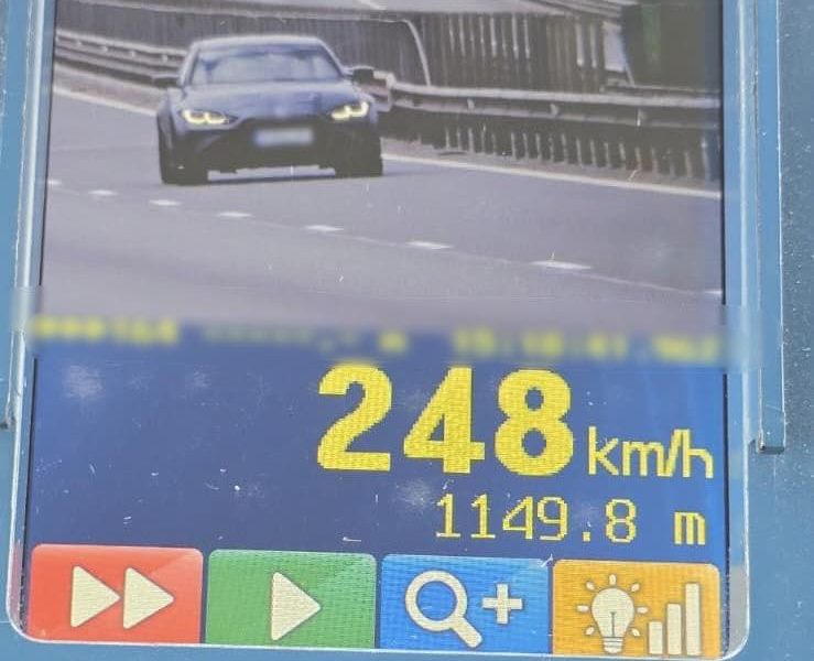 Șofer din București, VITEZĂ AMEȚITOARE pe Autostrada Transilvania: 248 km/h!