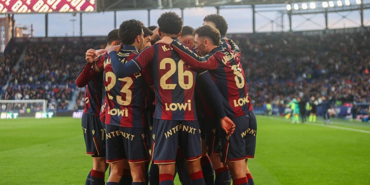 Echipa și fanii, singuri în fața pericolului