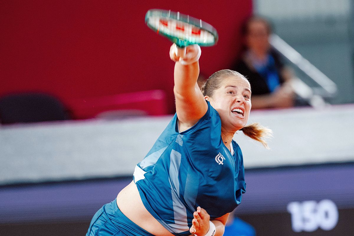 Jelena Ostapenko, scandal la Linz: A pus la punct un spectator și a întors scorul Jucătoarea letonă de tenis Jelena Ostapenko a avut parte de un episod tensionat la turneul de la Linz, Austria, în optimile de finală