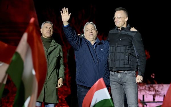 Szijjarto Peter a revenit pe Facebook: Nu pare afectat