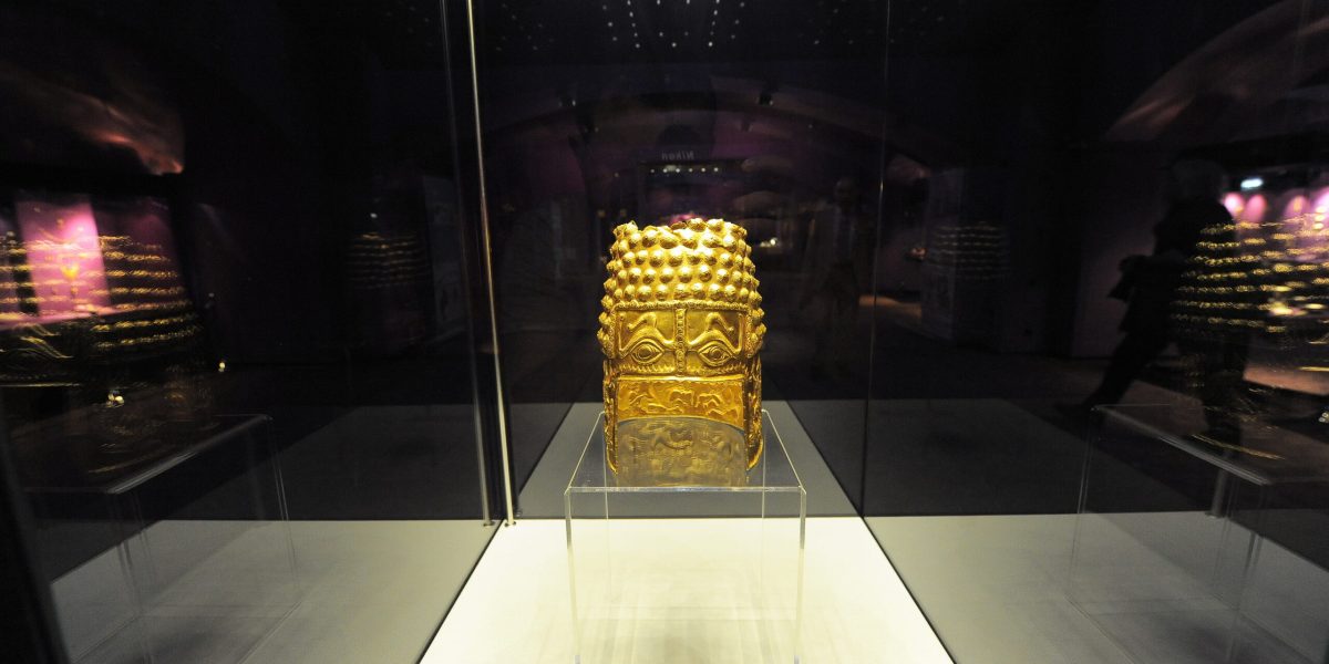 Cât te costă intrarea la Muzeu, unde-i Coiful de la Coțofenești