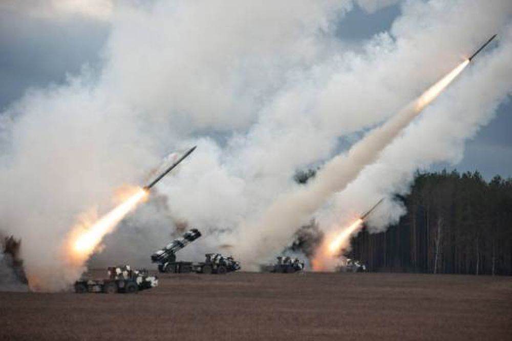 Armata israeliană se pregătește să atace instalații energetice iraniene, dar așteaptă undă verde din partea Statelor Unite, a declarat sâmbătă un oficial israelian din domeniul apărării,