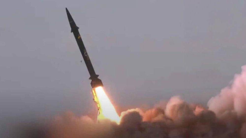 Hezbollah a lansat 165 de rachete asupra pozițiilor Forței Interimare a ONU în Liban Hezbollah a lansat, joi dimineață, un număr de 165 de rachete asupra pozițiilor Forței Intermediare a ONU în Liban, cunoscută sub numele de UNIFIL, precum și în zonele din apropiere, în sudul țării