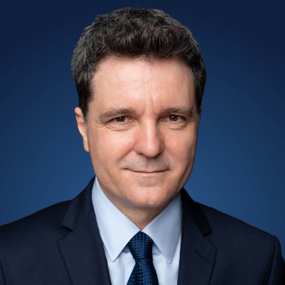 Nicuşor Dan vizitează centrul de mari arşi din Timişoara