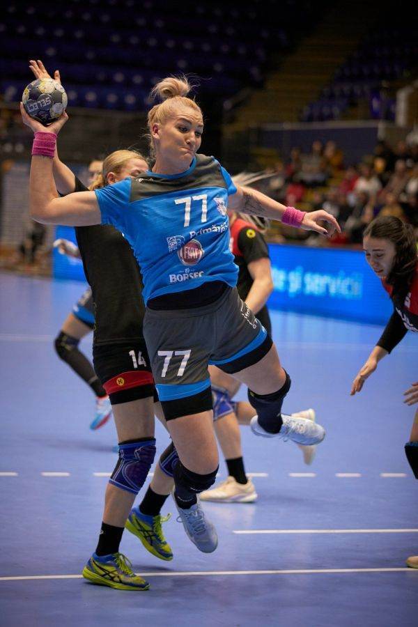 Selecționerul Ovidiu Mihăilă anunță lupta pentru semifinalele calificărilor la EHF EURO Cup 2026 Selecționerul echipei naționale feminine de handbal a României, Ovidiu Mihăilă, a declarat luni, într-o conferință de presă, că speră ca fetele sale să le facă adversarelor lor din Norvegia un meci dificil în cadrul campaniei de calificare pentru EHF EURO Cup 2026