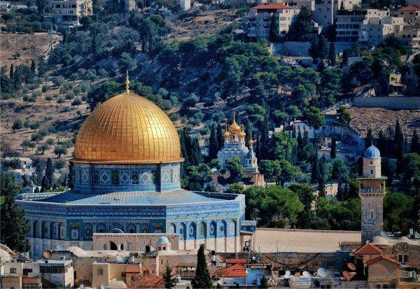 Patriarhia Română a anunțat că Sfânta Lumină va fi adusă din Ierusalim în România cu o cursă aeriană specială, chiar în Sâmbăta Mare