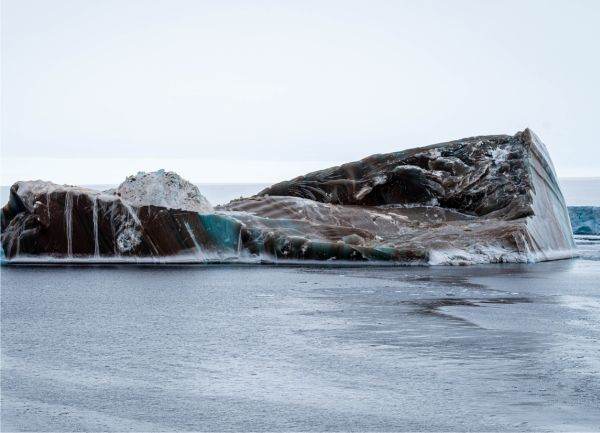 Încălzirea globală amenință Antarctica: Suprafața fără gheață se va extinde alarmant Până în anul 2300, încălzirea globală ar putea dezgheța o suprafață de teren în Antarctica comparabilă cu dimensiunea statului american Pennsylvania