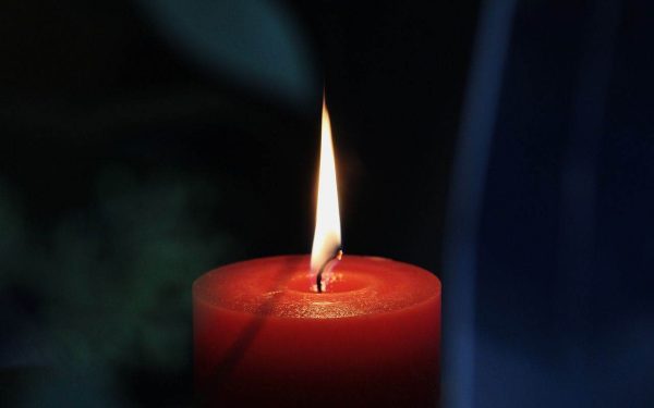 Sfânta Lumină vine de la Ierusalim: Credincioșii așteaptă cu emoție