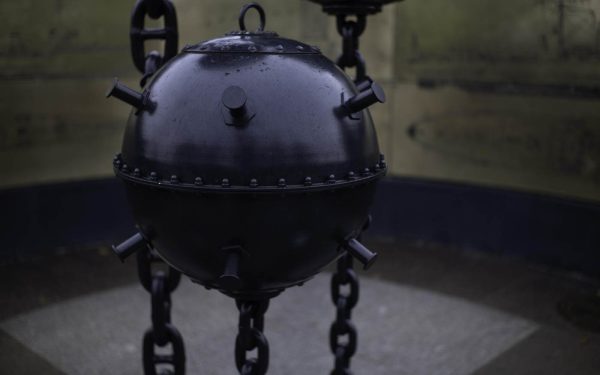 Iranul, blocat în Ormuz: Minele dispărute, strâmtoarea rămâne închisă