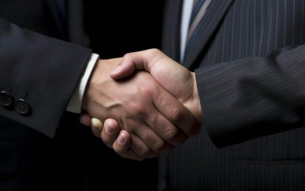 Starmer și Macron, alianță pentru libera navigație prin strâmtoarea Ormuz