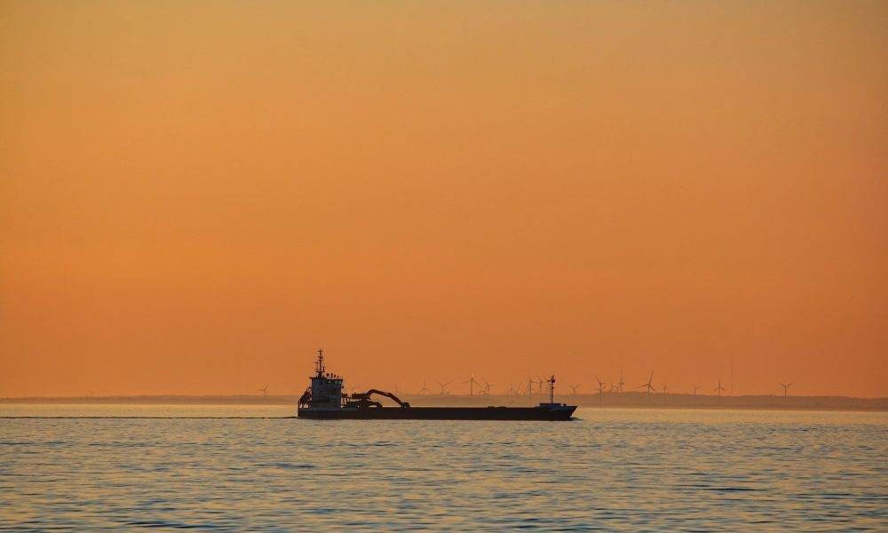 Trump anunță: Record de nave în Strâmtoarea Ormuz – 34 într-o zi