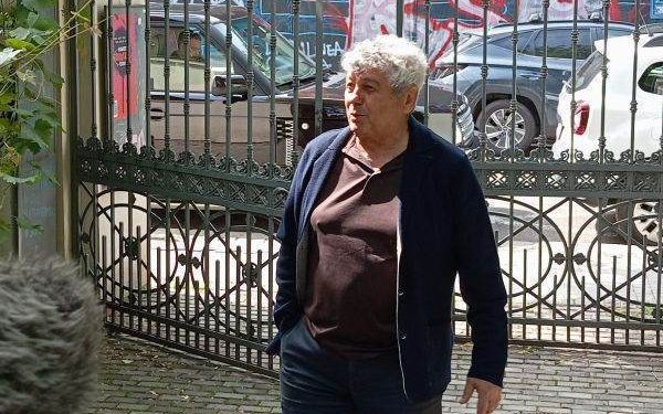 Lucescu își deschide colecția privată de la Muzeul Fotbalului: Vizitări gratuite
