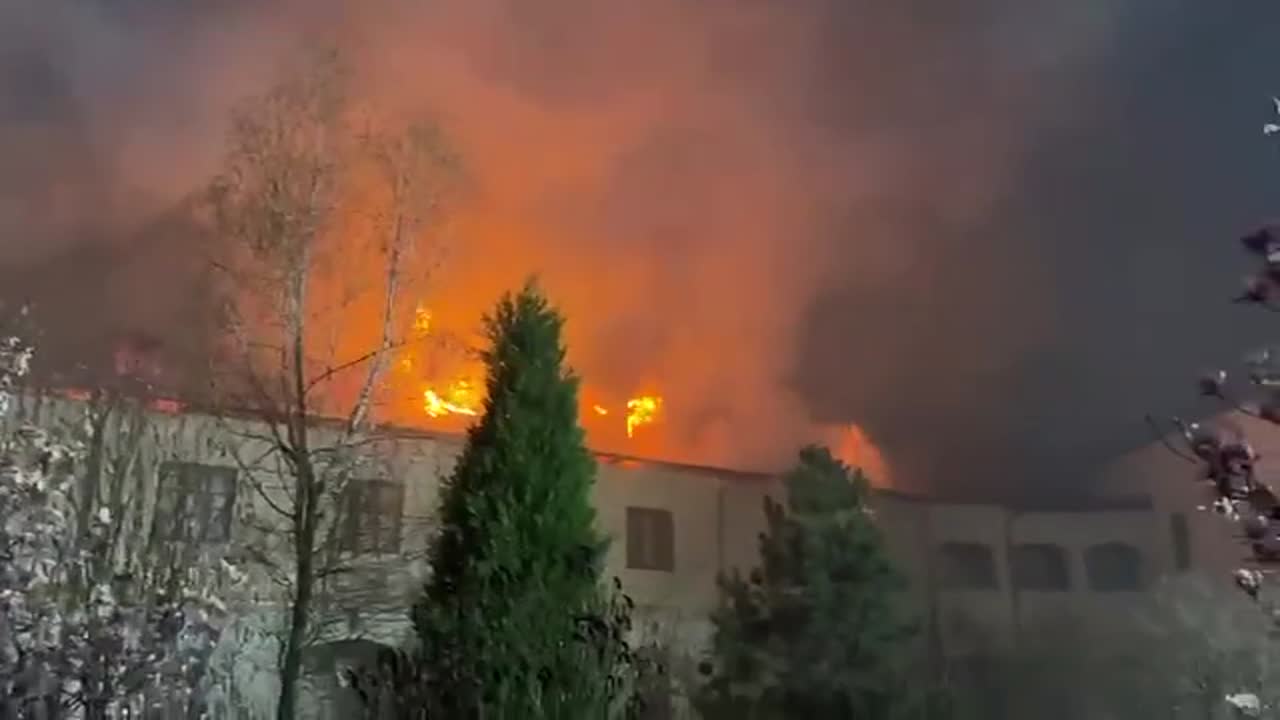 Incendiu major la Mănăstirea Bistrița: chilii în flăcări pe 800 mp