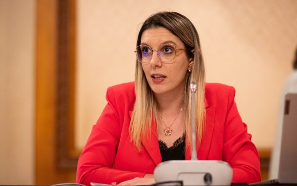 Buzoianu: „Circ și populism în politică”. Critici la adresa actualei guvernări