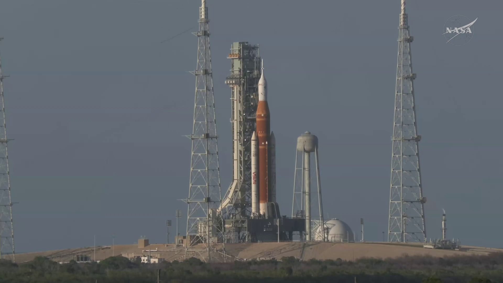 NASA a lansat miercuri seară misiunea Artemis II, un pas semnificativ în explorarea spațiului, iar zborul a avut loc de pe platforma Kennedy Space Center, la ora 18:35 ora locală (22:35 UTC)