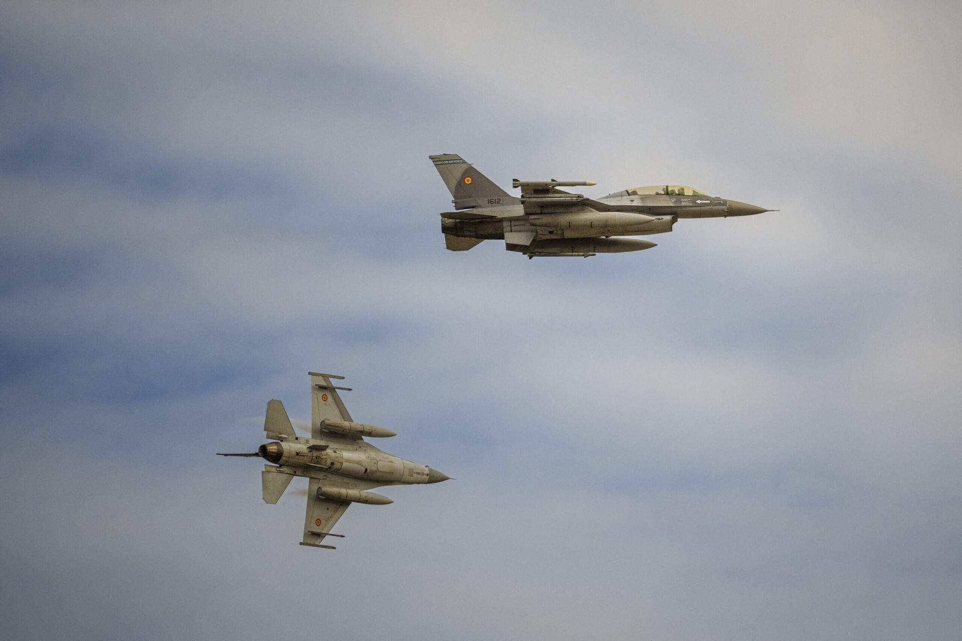 Ministerul Apărării Naționale a anunțat, sâmbătă dimineața, că a monitorizat mai multe ținte aeriene în apropierea frontierei, ceea ce a determinat activarea procedurilor de urgență