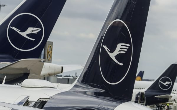 Traficul aerian dintre România și Germania este serios perturbat vineri din cauza unei greve ample în cadrul companiei Lufthansa